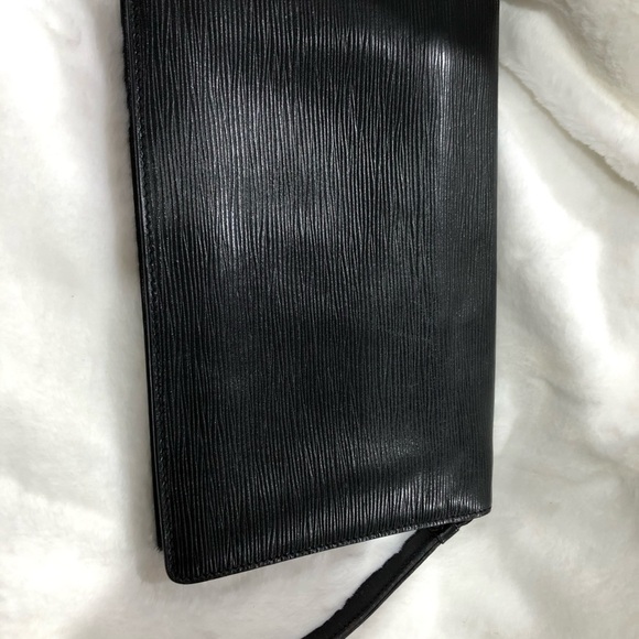 COPY - Louis Vuitton Epi Envelope Bag with working key - Picture 6 of 14